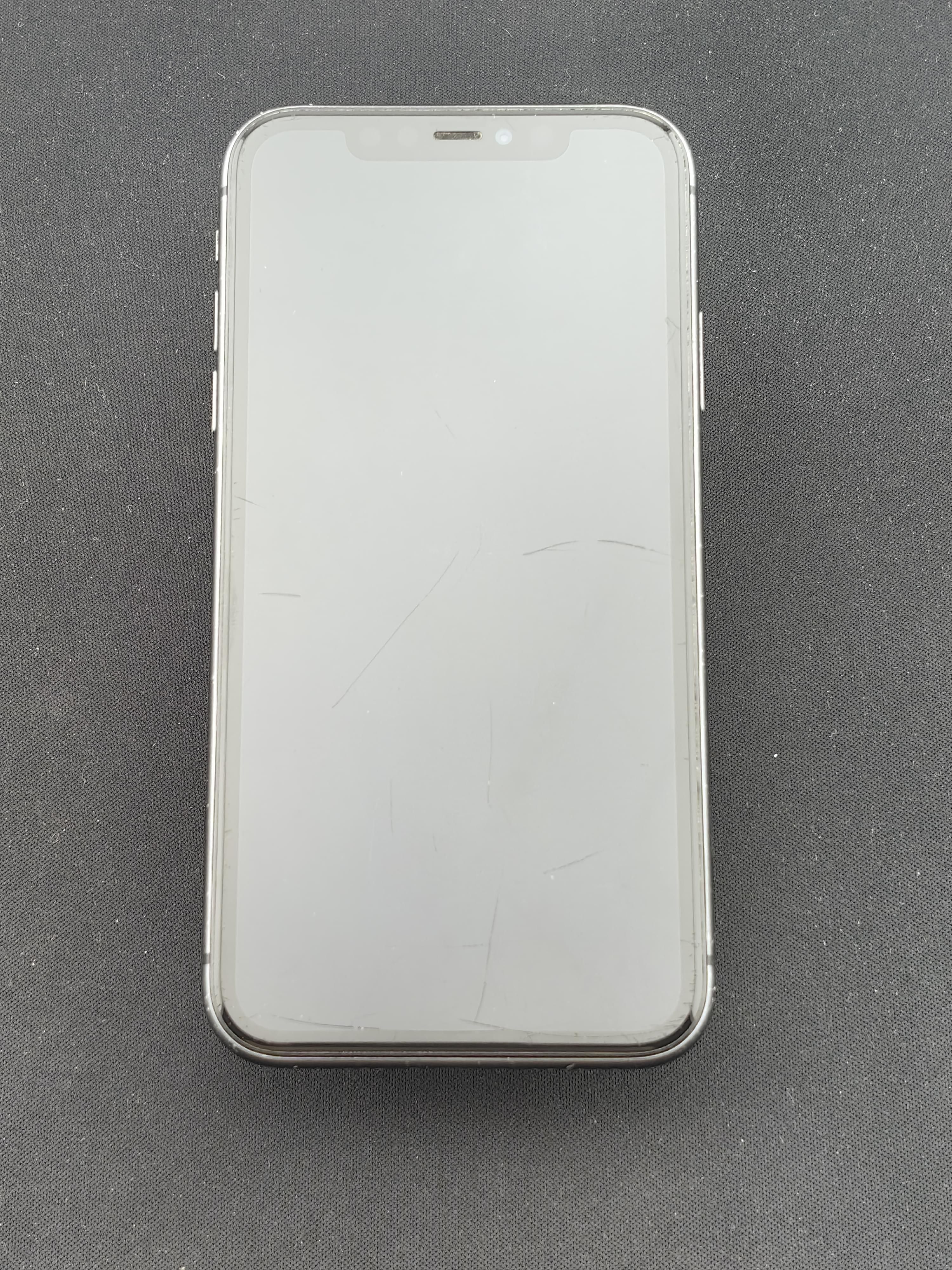 Apple iPhone 11 64 GB-sgv753