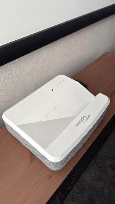 Optoma GT5500 ультракороткофокусный игровой проектор