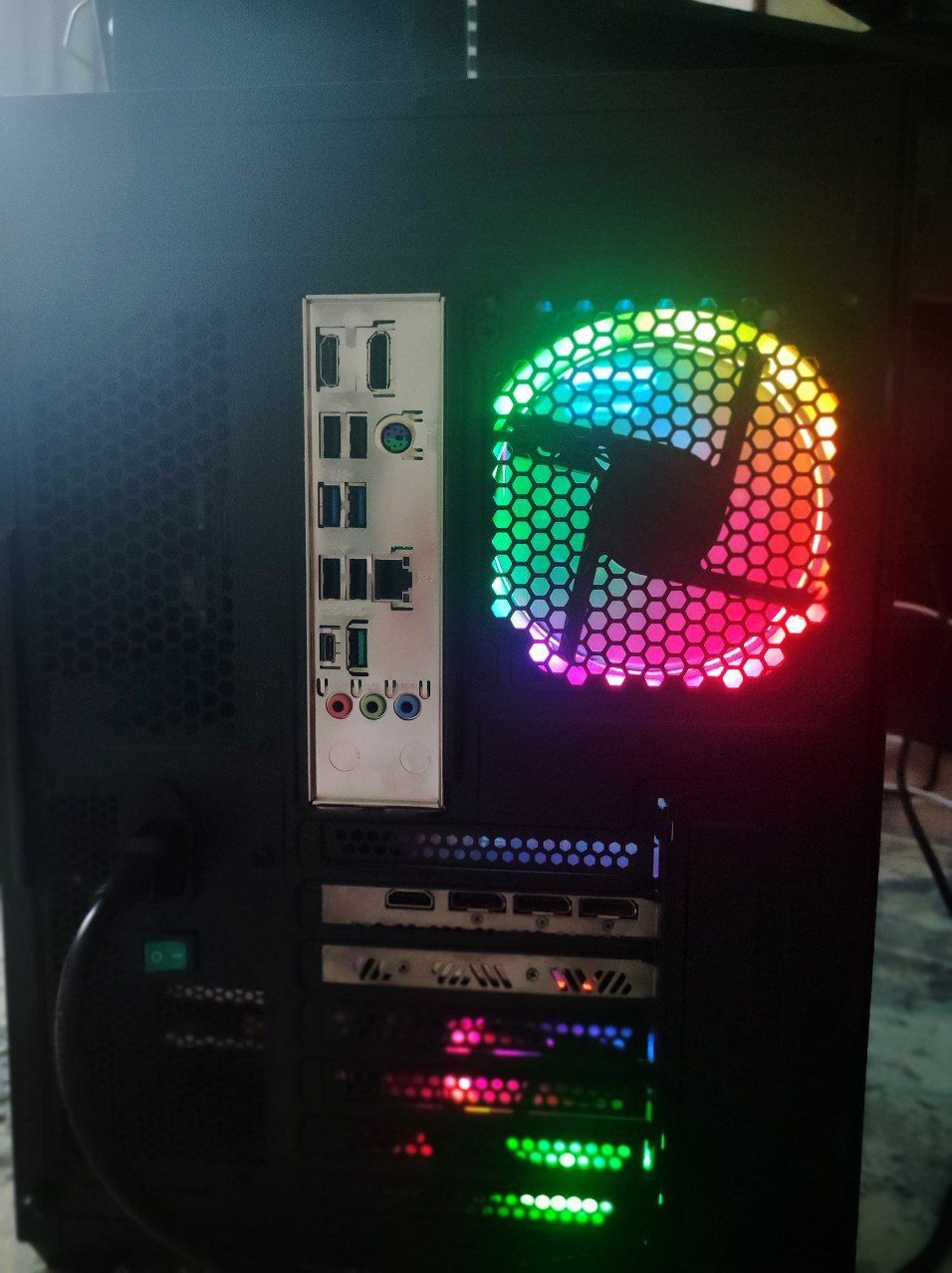 Kuchli Gaming / Montaj Kompyuter Sotiladi – i7 13700K + RTX 3070 Ti +