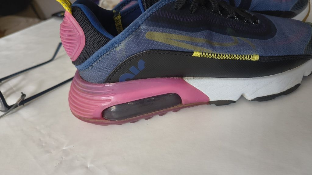 Сникърс Nike Air Max 2090 тъмносин. Номер 39