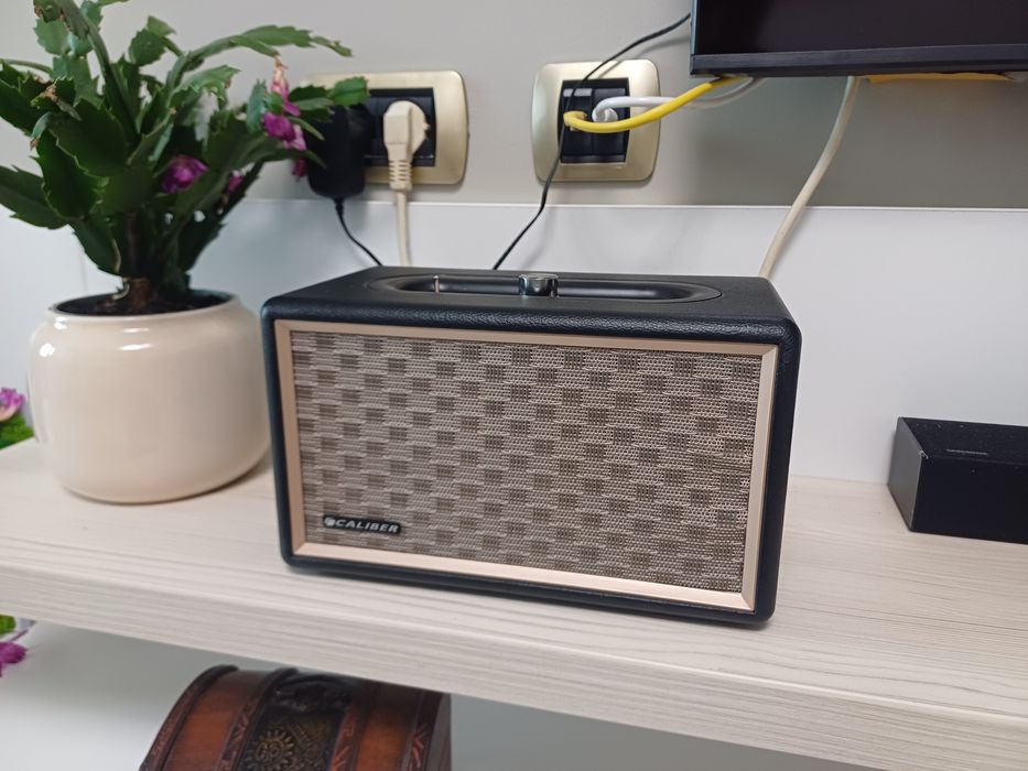 Boxa Bluetooth model retro,noua!