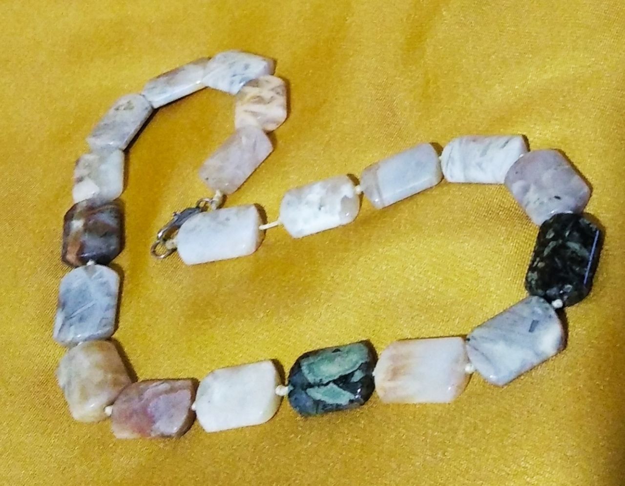 Винтажные ожерелья из яшмы и раухтопаза