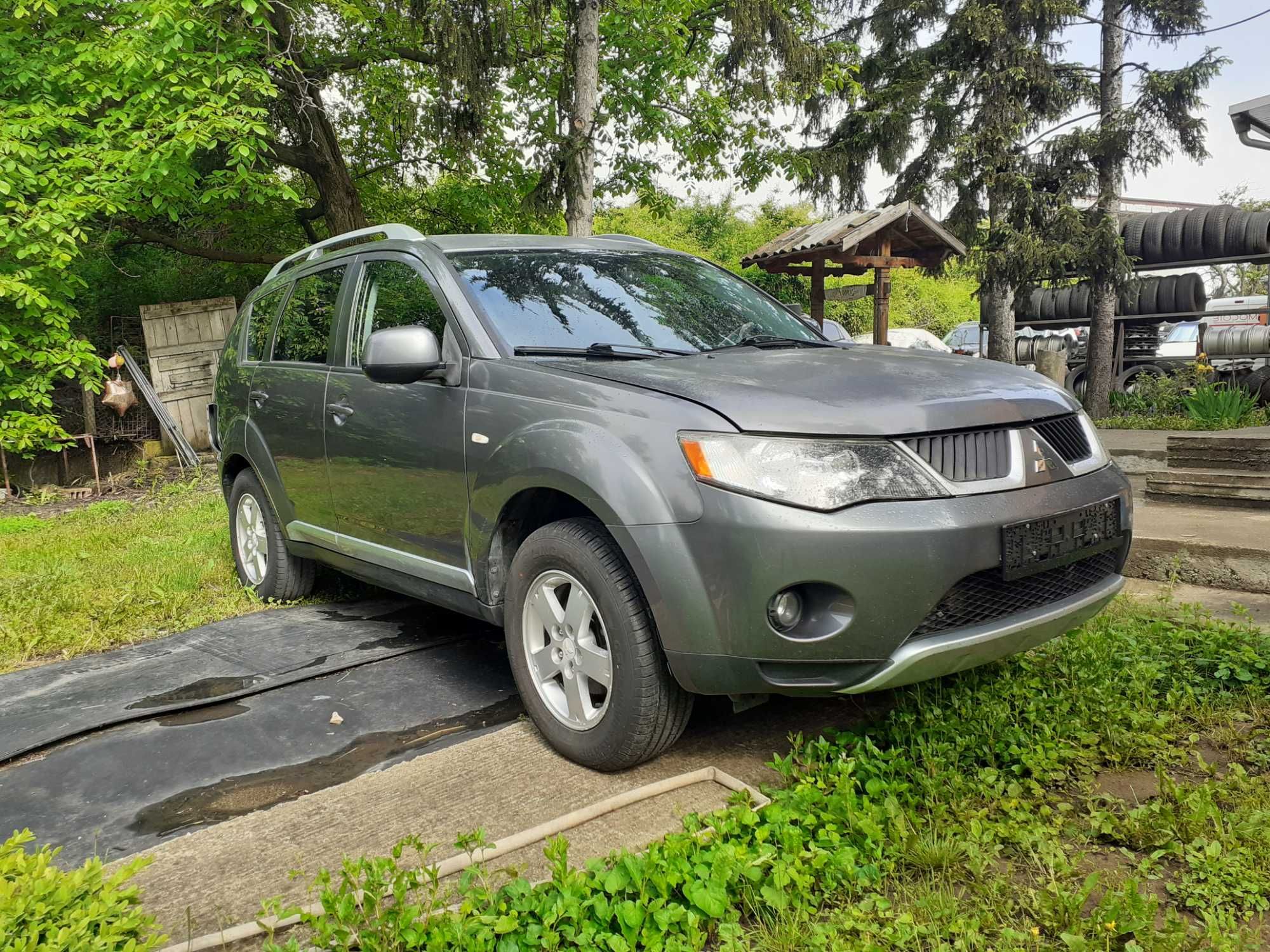 Mitsubishi Outlander Митсубиши Аутлендър