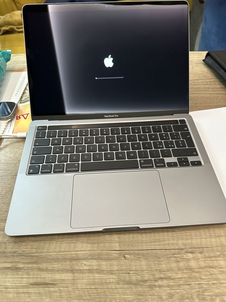 MacBook Pro перфектно състояние