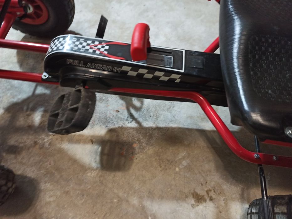 Картинг с педали и регулируема седалка vidaXL червен

Очак