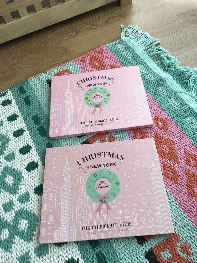 Paleta Too Faced Christmas in New York Cocoa Makeup Powder Infused