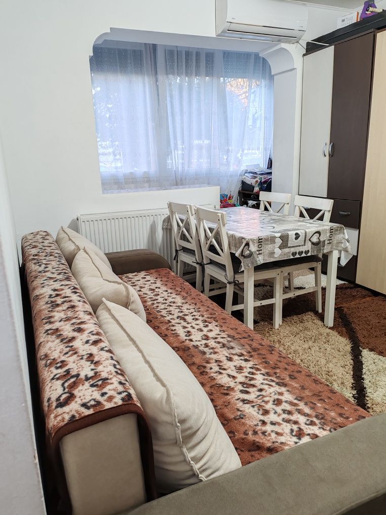 Vând apartament 2 camere semidecomandat