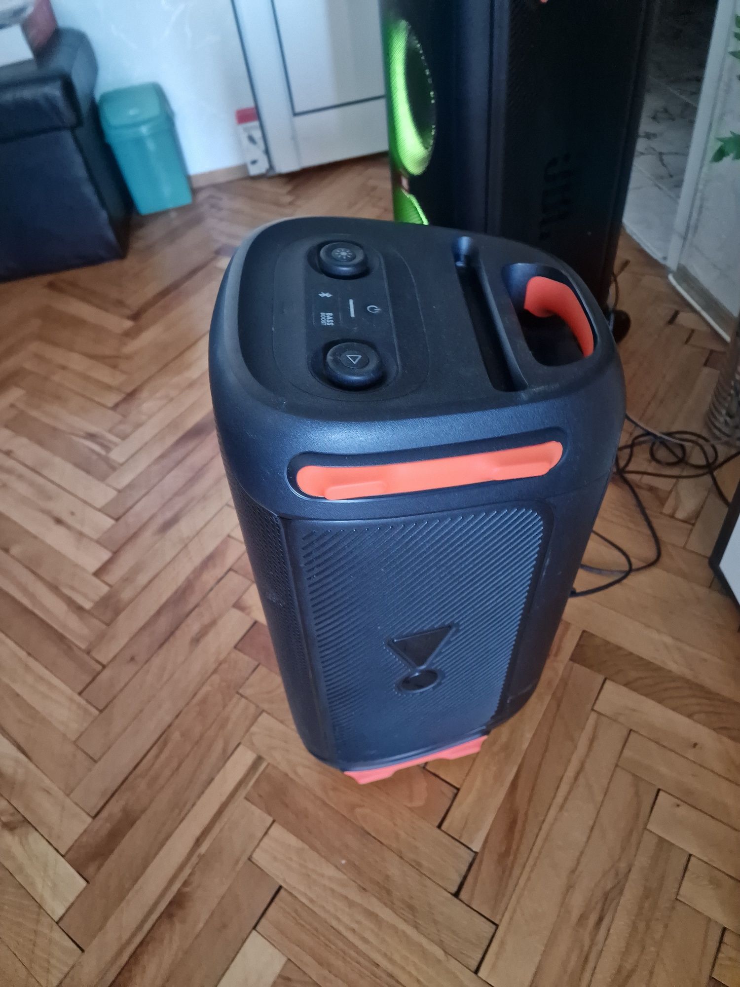 Toнколона преносима  jbl partybox 110