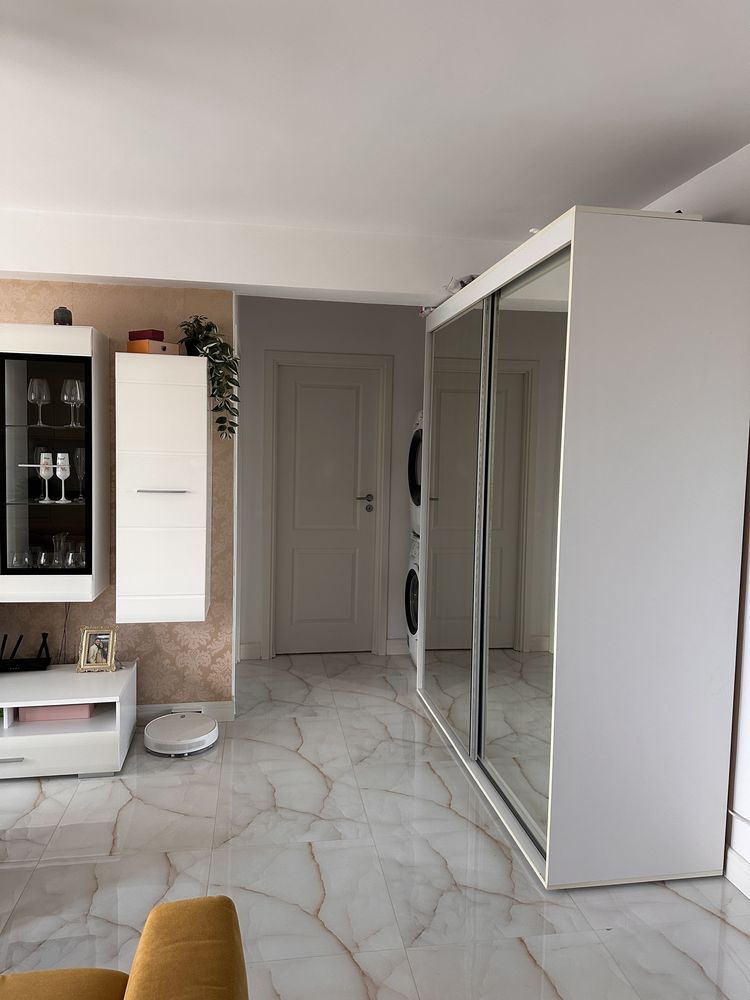 Vand apartament cu 2 camere , direct propietar , comision 0