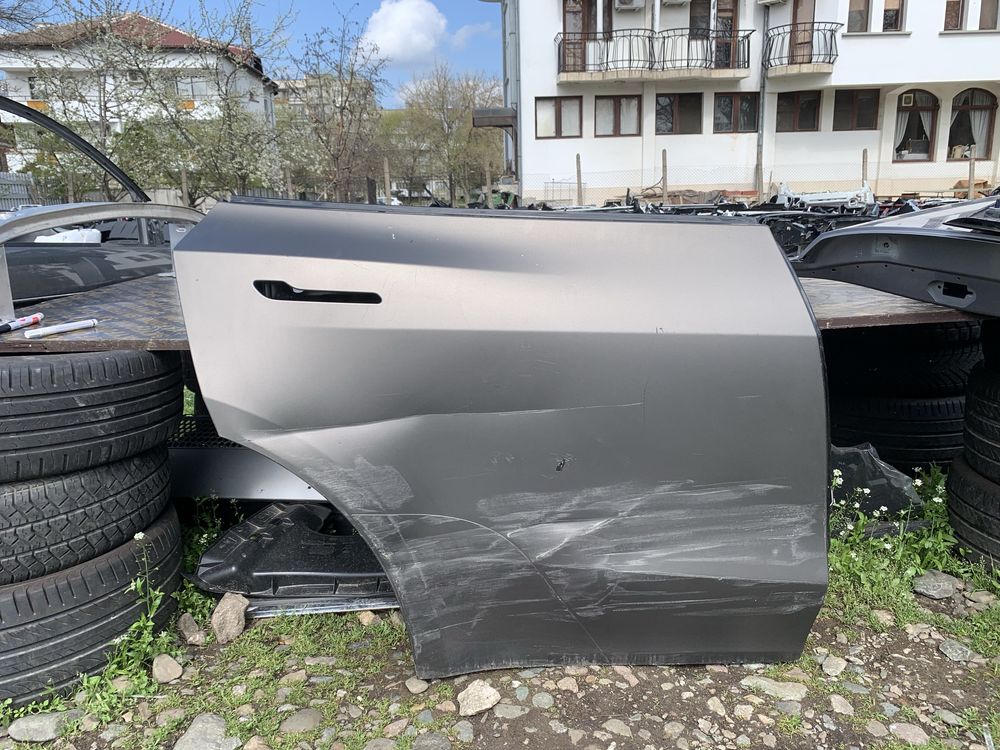 Врата Tesla Model Y