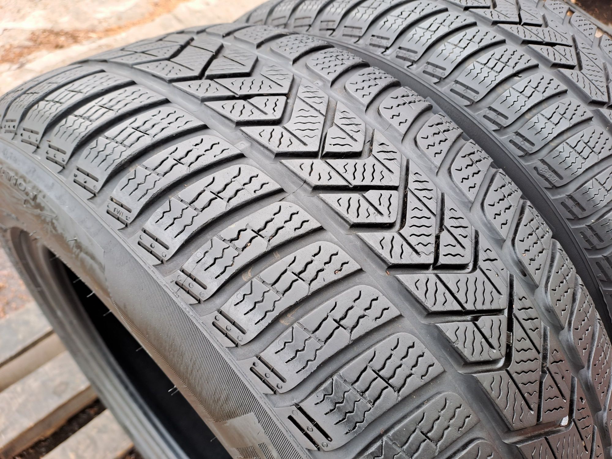 2бр. 235/55/17 Pirelli Sottozero 3