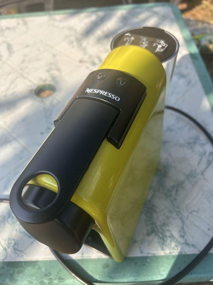 Кафемашина Nespresso, Esenza Mini