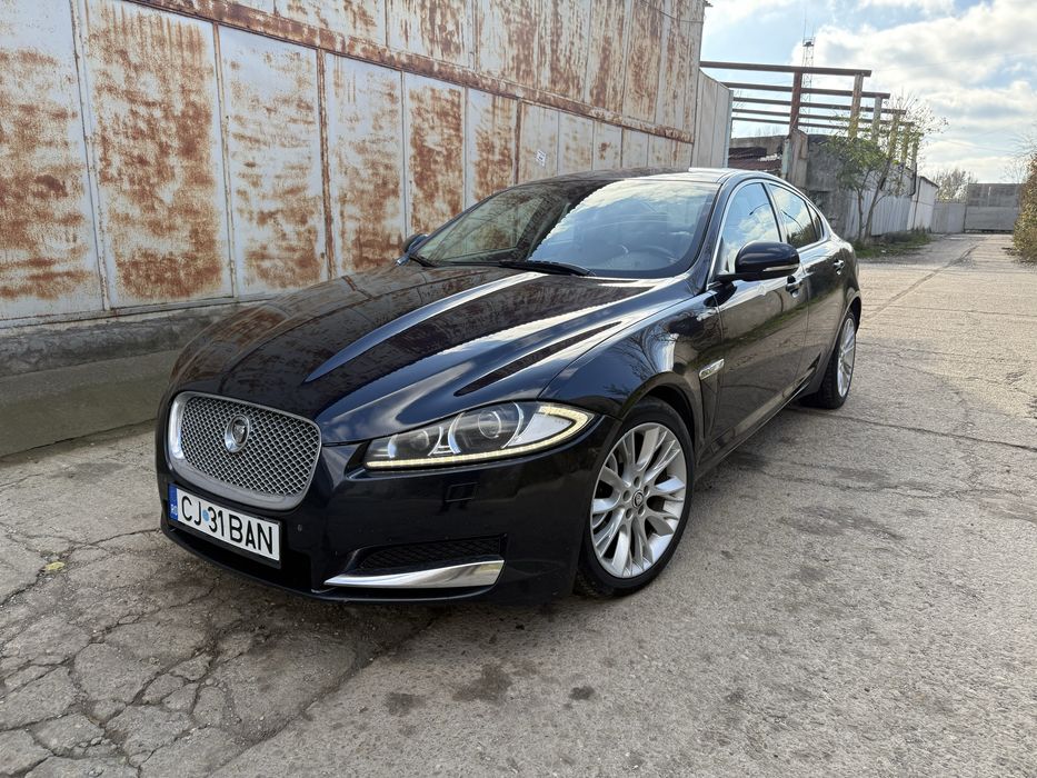 Jaguar xf 2012 usor avariat