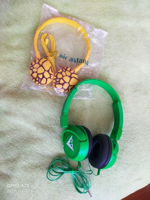 Наушники от air astana, качественные.