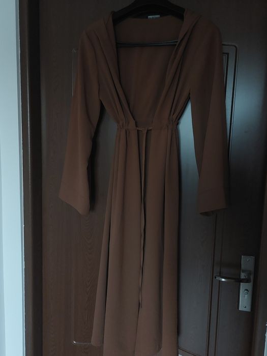 Kimono maro cu gluga si cordon ajustabil