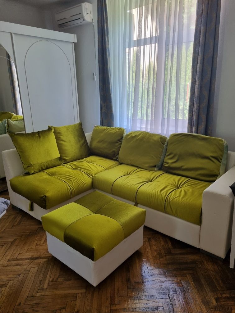 Vand coltar extensibil cu lada și taburet