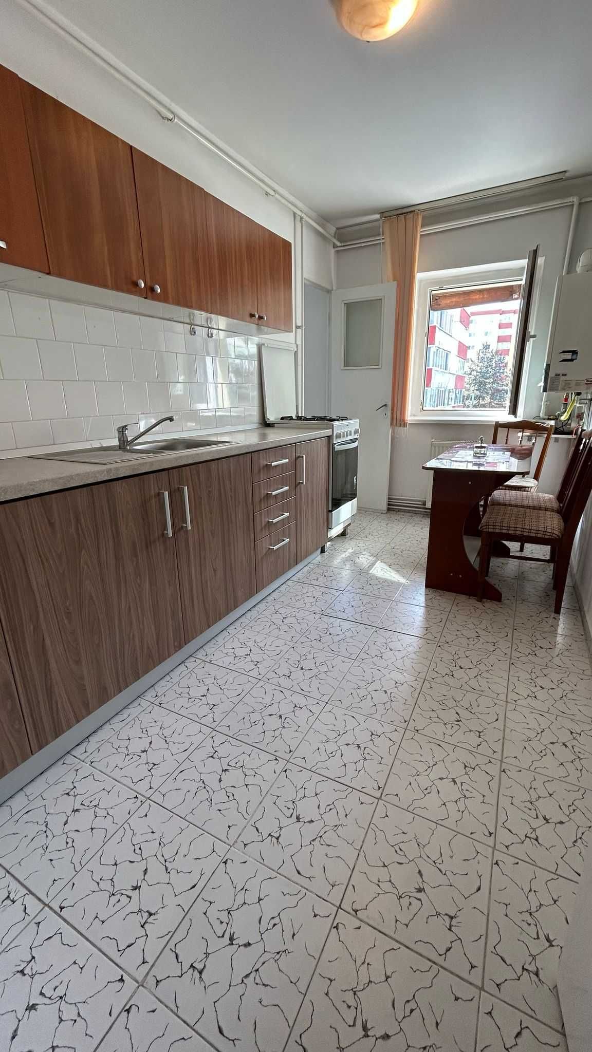 Vand apartament 2 camere Racadau
