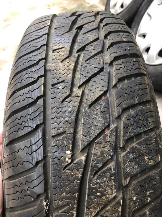 Vand 4 roti de iarna 195 65 r15