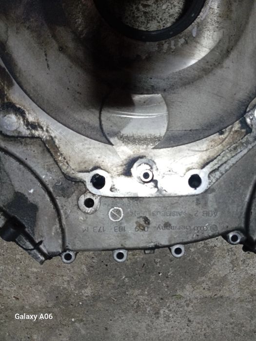 Vând capac distribuție touareg  7L motor 3.0 bks/3.0 asb a8/3.0 bmk a6