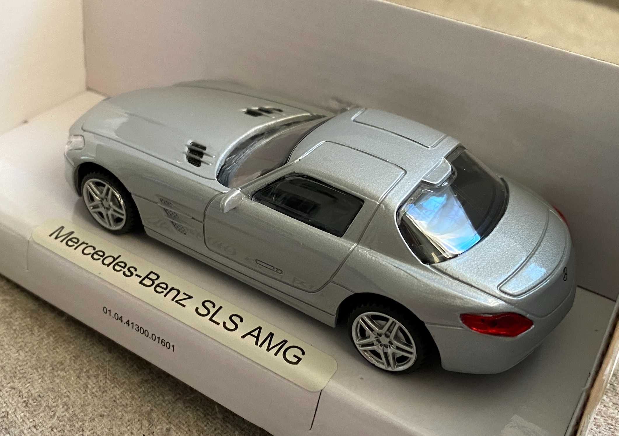 Macheta masinuta Mercedes-Benz SLS AMG scara 1 43 - metal - noua