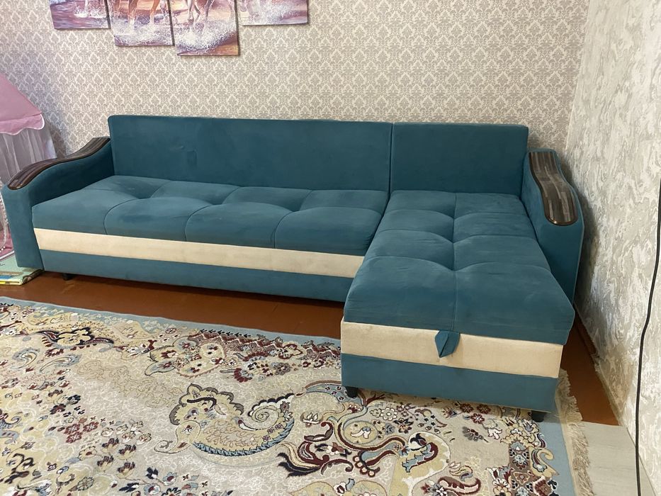 Продаю угловой диван