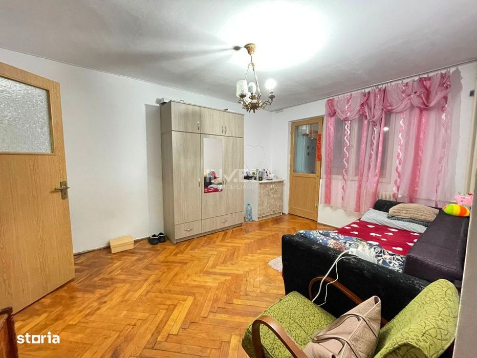 Apartament 2 camere-Podu Ros-Piata Nicolina-etaj intermediar