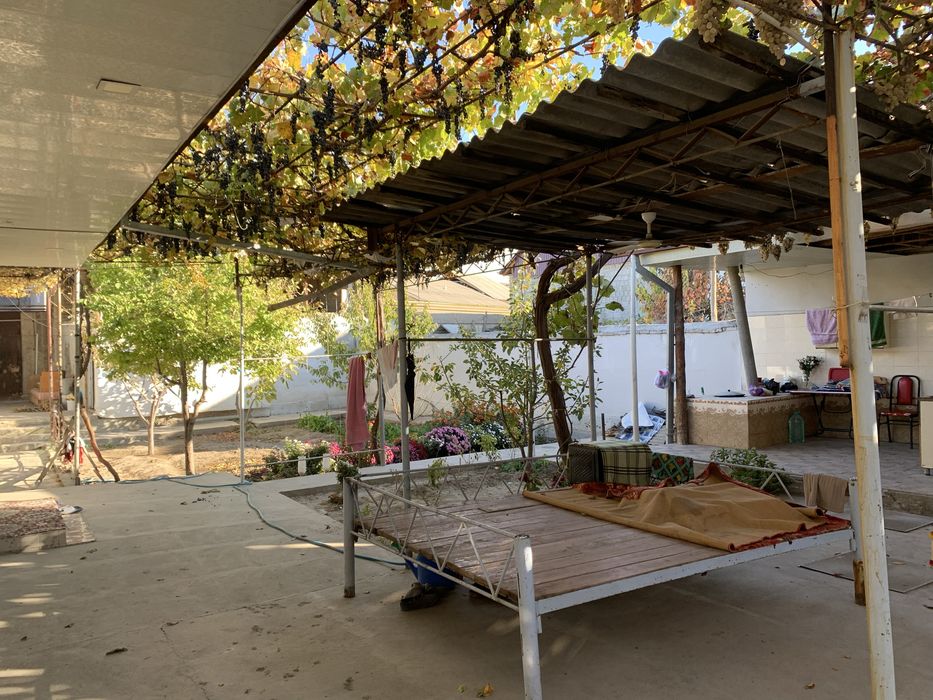 Ховли уй сотилади