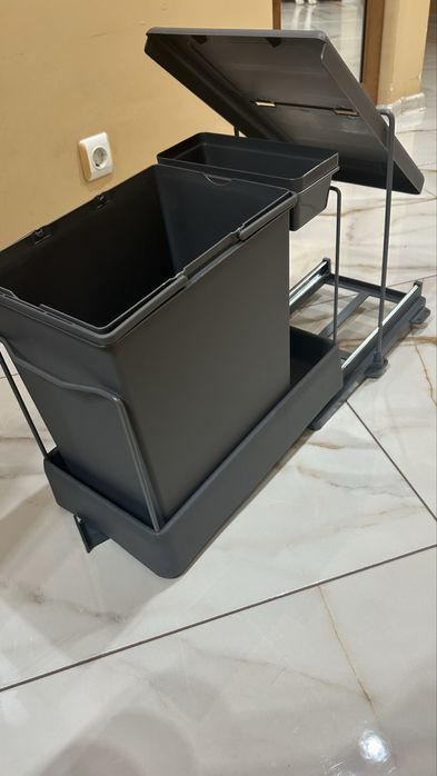 Кош за вграждане pelikan carrier