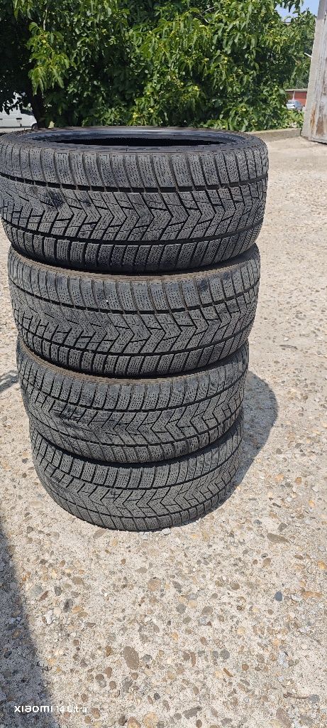 Зимни гуми Trakmax 245 35r20