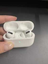 Продам  Наушники AirPods 2ого поколения