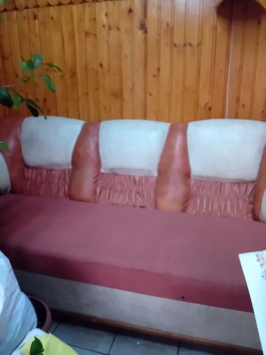 Canapea extensibila și 1 fotoliu stare foarte buna