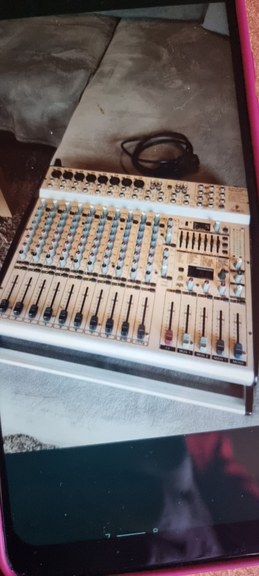 Тон колони сватбарски и мишпулт Behringer pmx3000