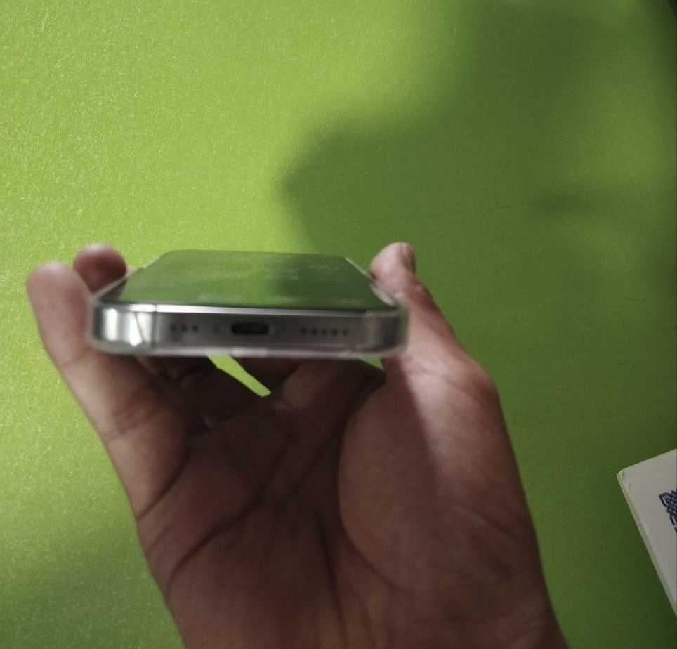 Iphone 16 pro Srochna sotiladi