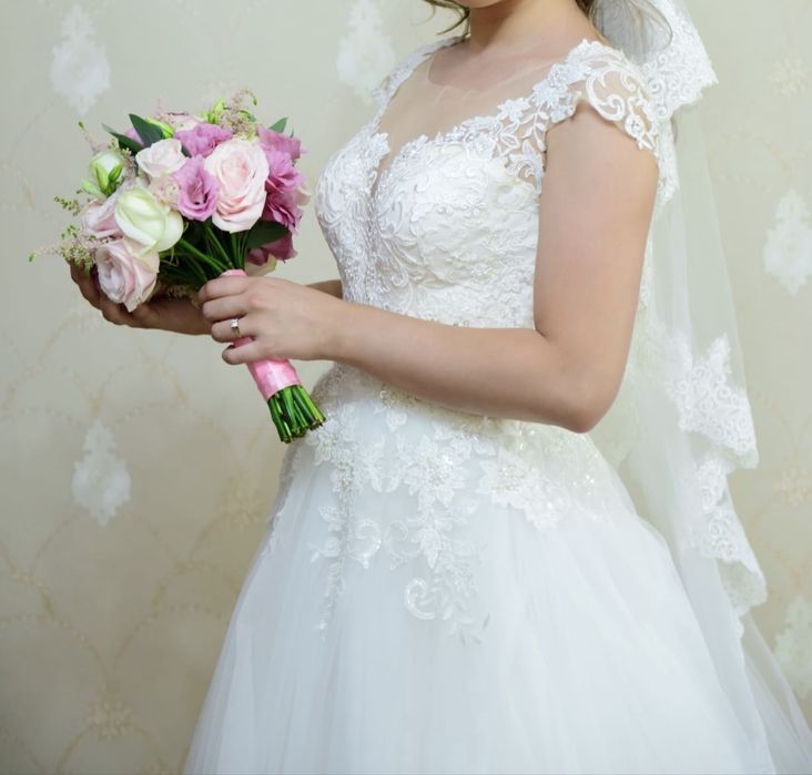 Vand rochie de mireasa