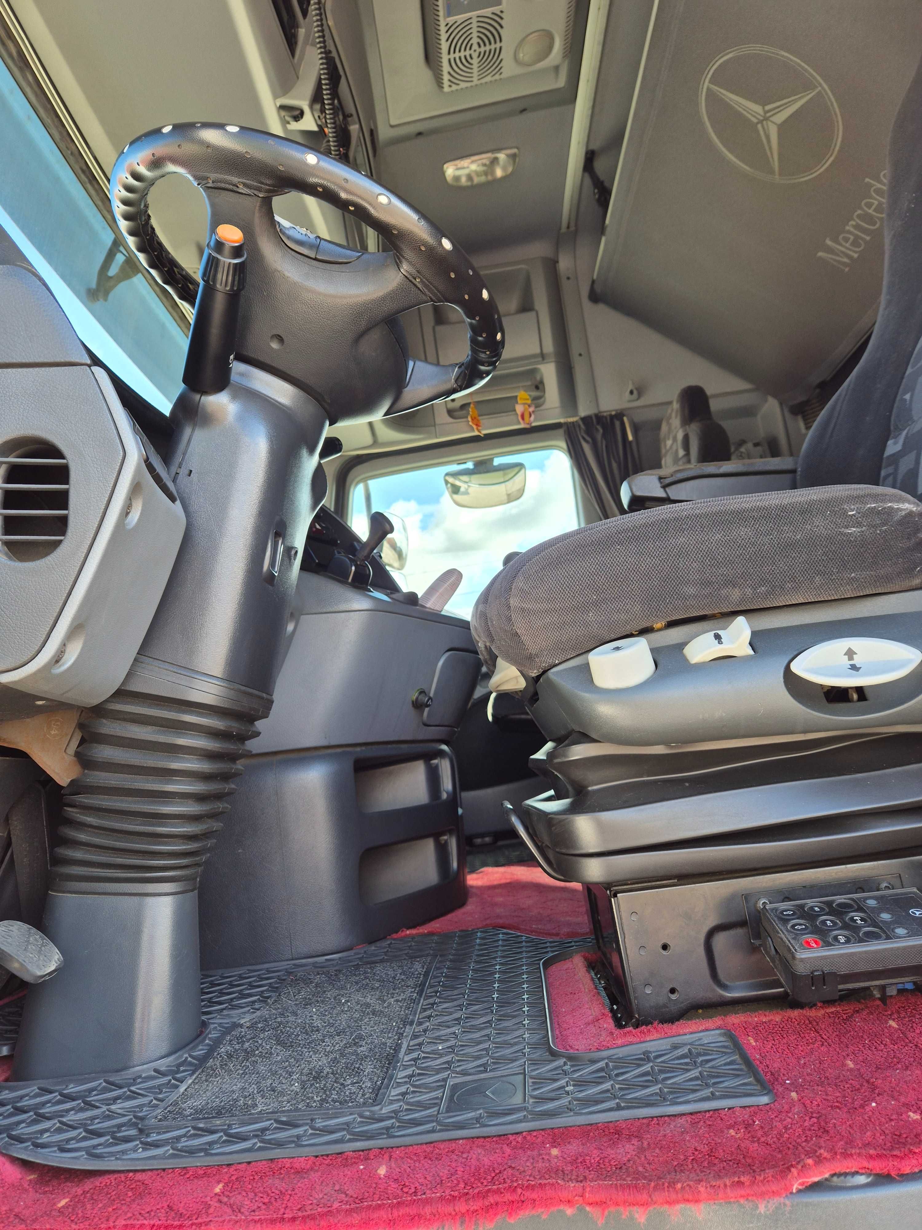 Vand cap tractor Mercedes Actros 1844