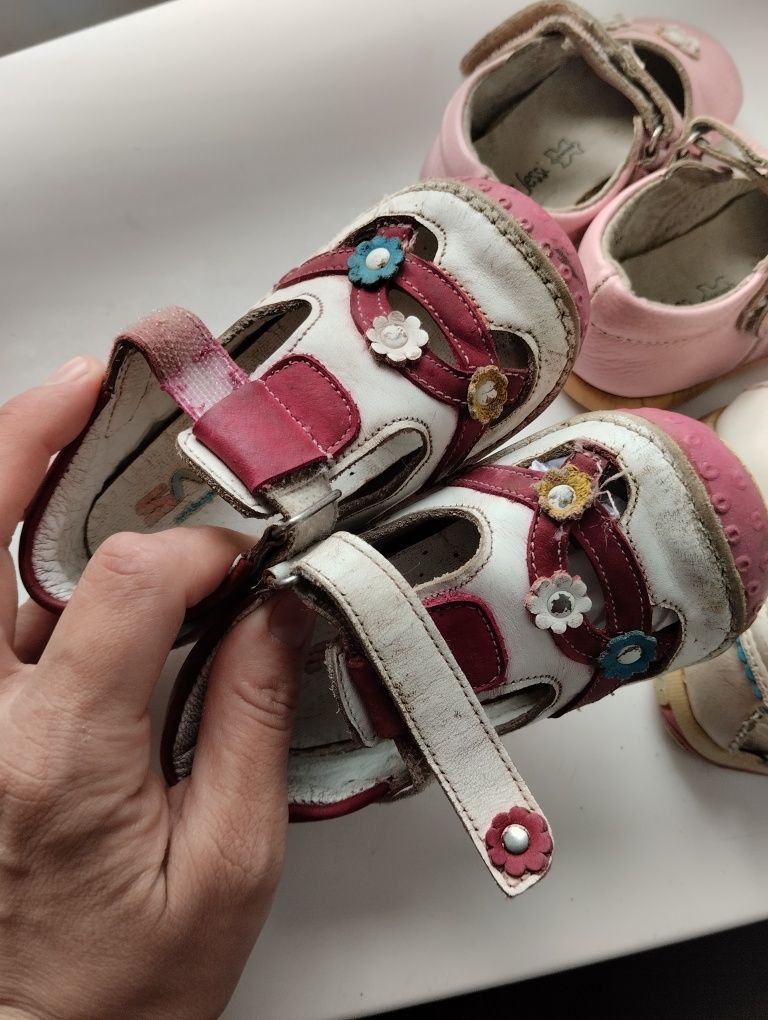 Детская обувь 4 пары