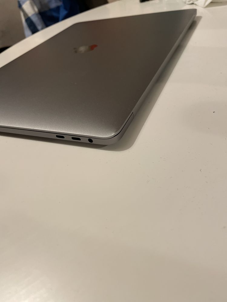 Vand/Schimb Macbook Pro 15” Touch Bar 2016