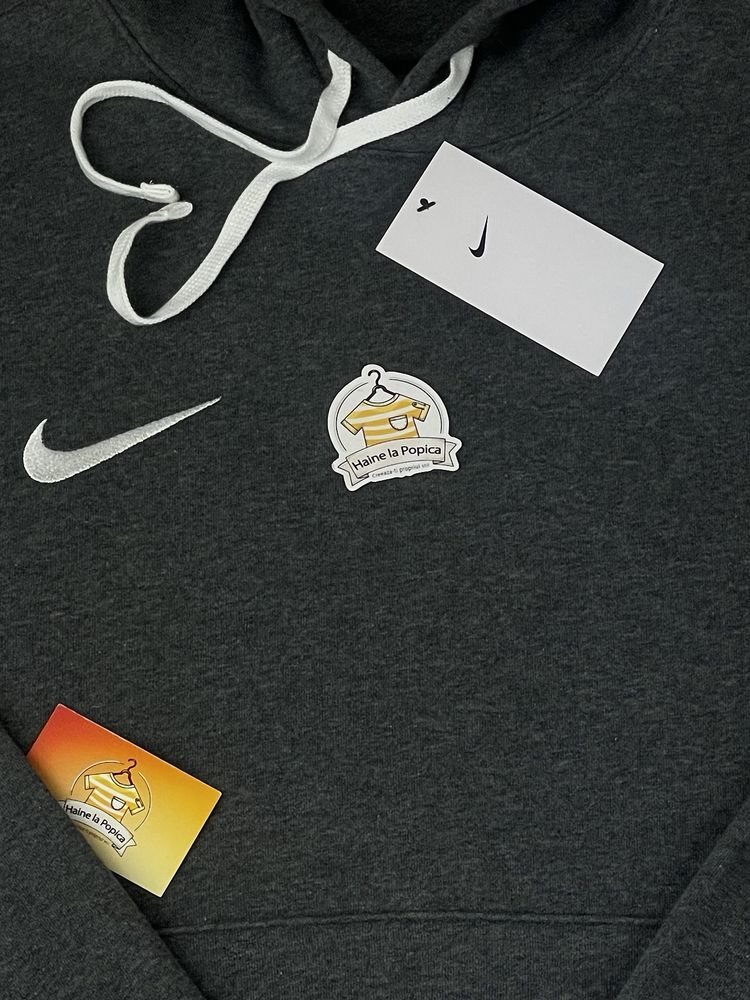Hanorac Nike NOU cu etichetă si bon fiscal