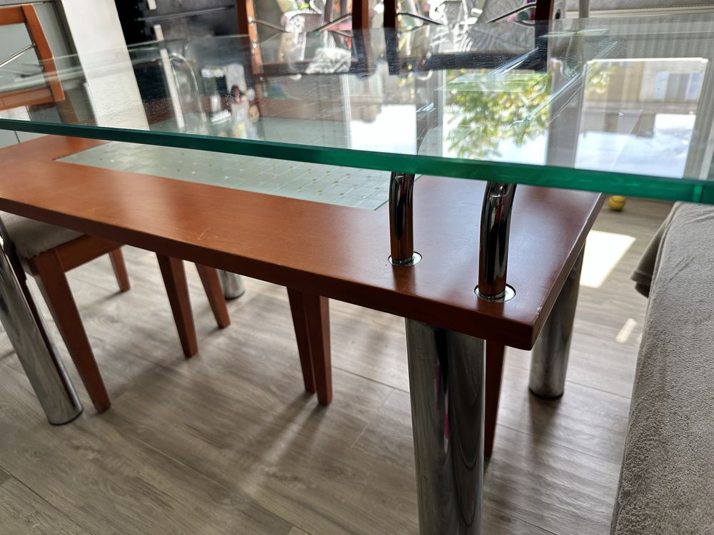 Стъклена трапезна маса със столове