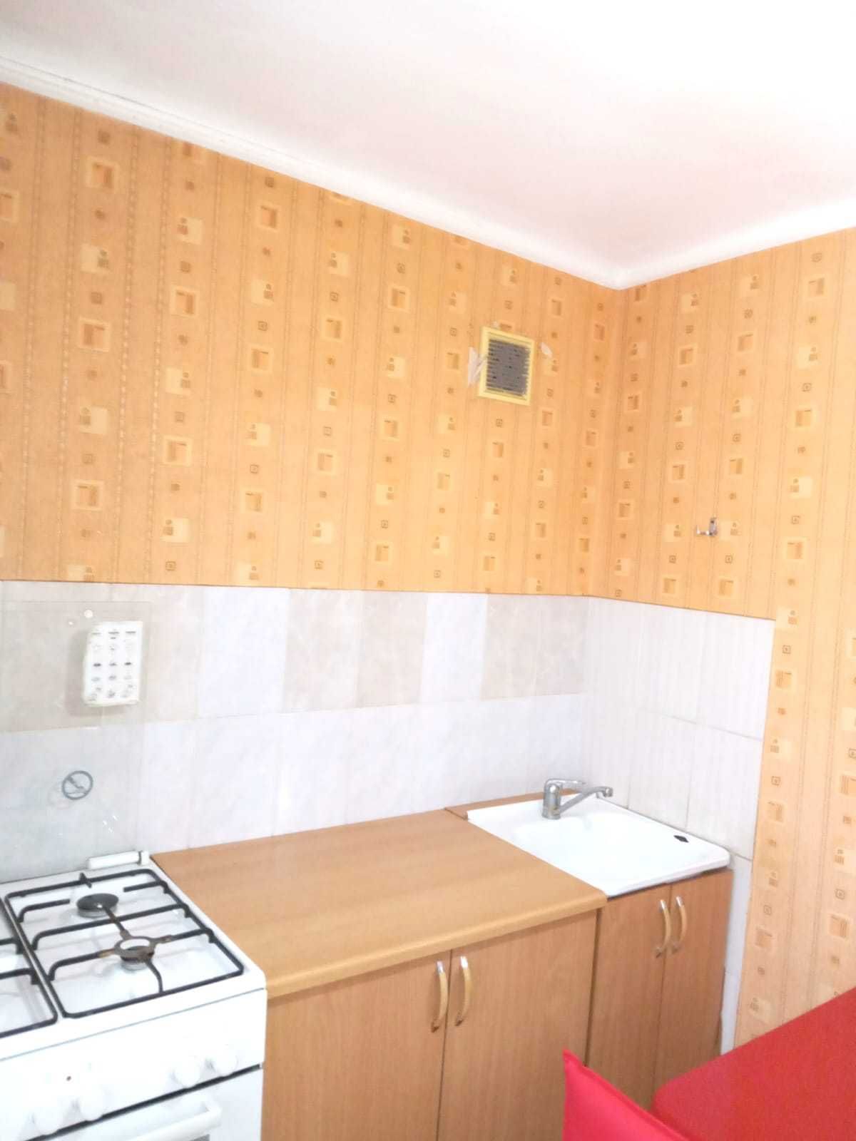 Продам однокомнатную квартиру в тихом районе,  дом кирпичный