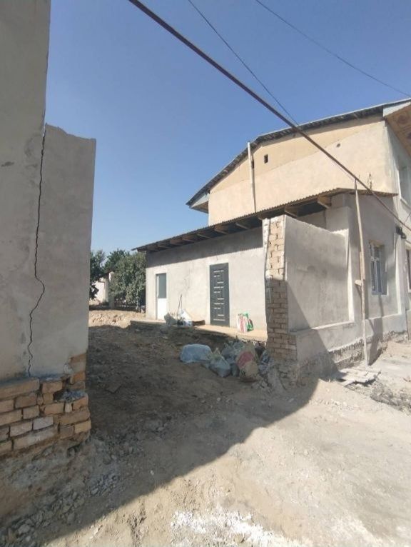 Yer sotiladi vremyankasi bor Xasanboyda