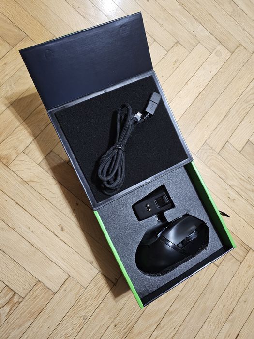 Razer Basilisk Ultimate Wireless Gaming Mouse With Charging Dock RGB