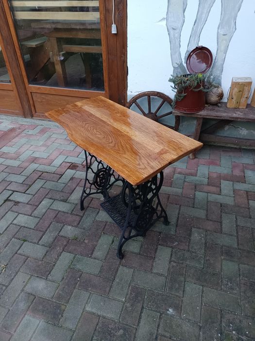 Masa ,  birou , suport lavoar - mașină de cusut Singer