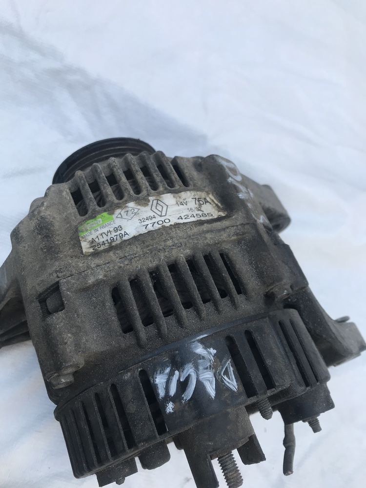 Alternator compresor clima si electromotor renault