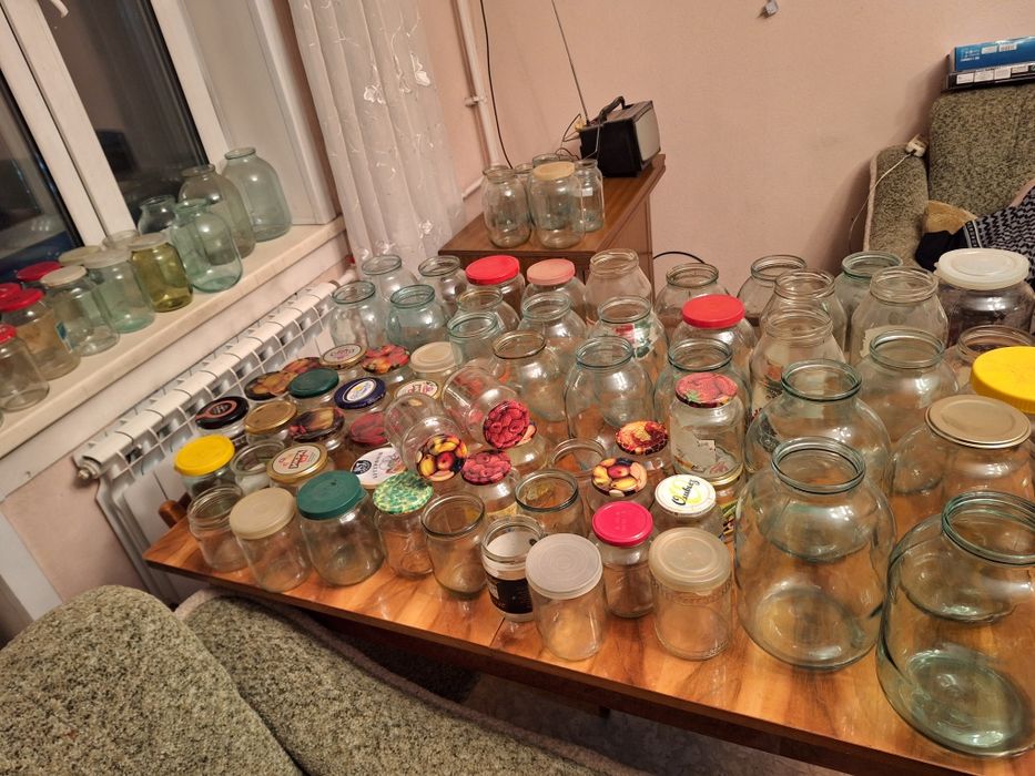 Банки стеклянные.