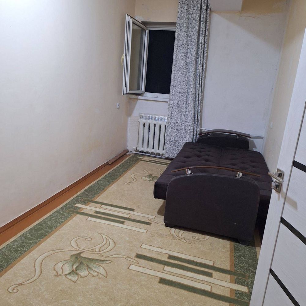 2в4 ком/2/4 кирпич 77 серия, площадь 76м2. Луначарский, Дом быта