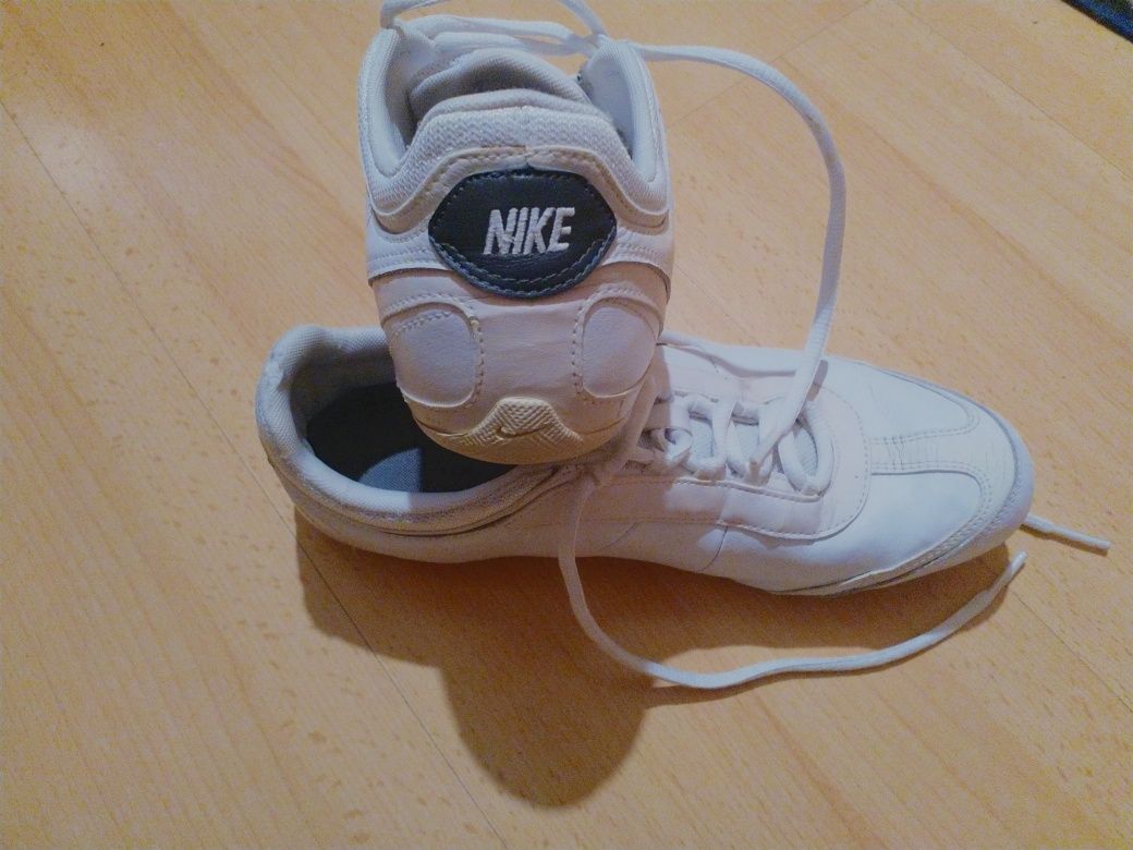 Маратонки Nike 2009