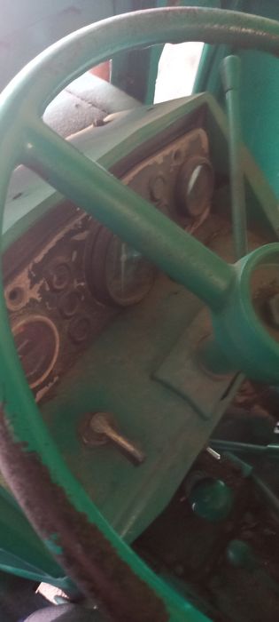 Tractor UTB 445 cu cabina