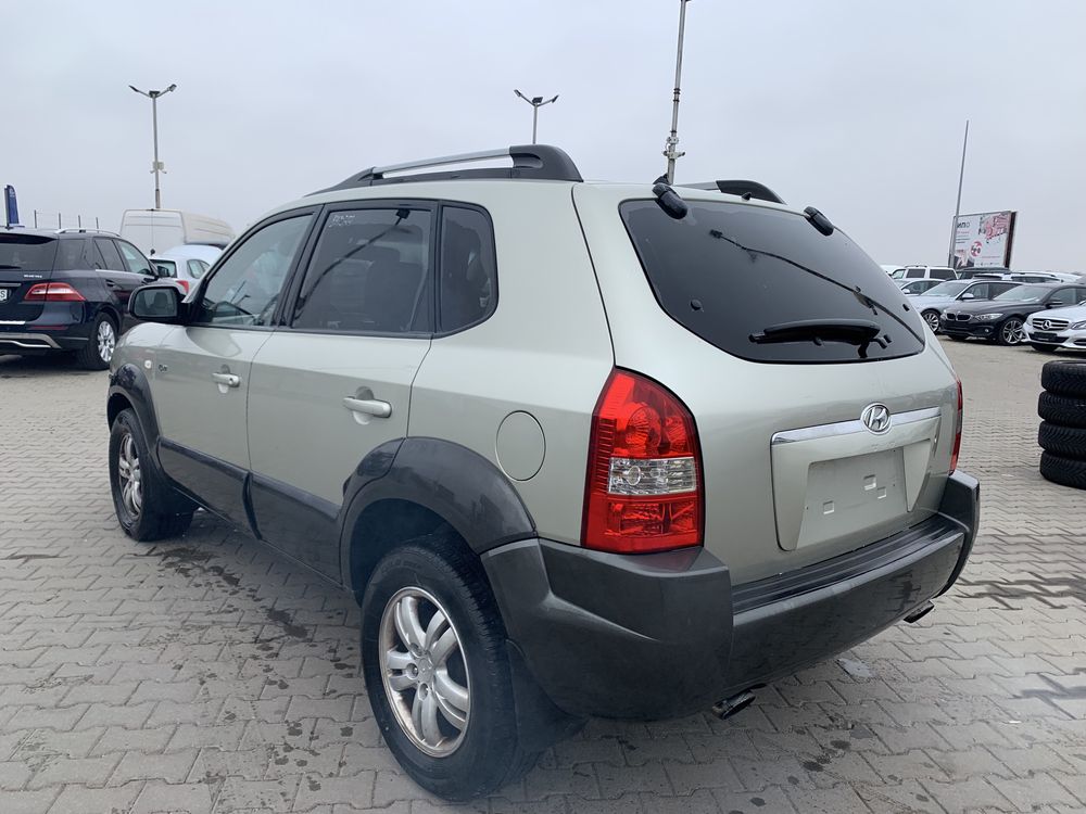 Hyundai Tucson 2.0CRDI/4x4/136кс,На части