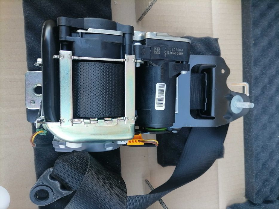 Centura siguranță pre-safe dreapta fata Mercedes C-class A2058607000